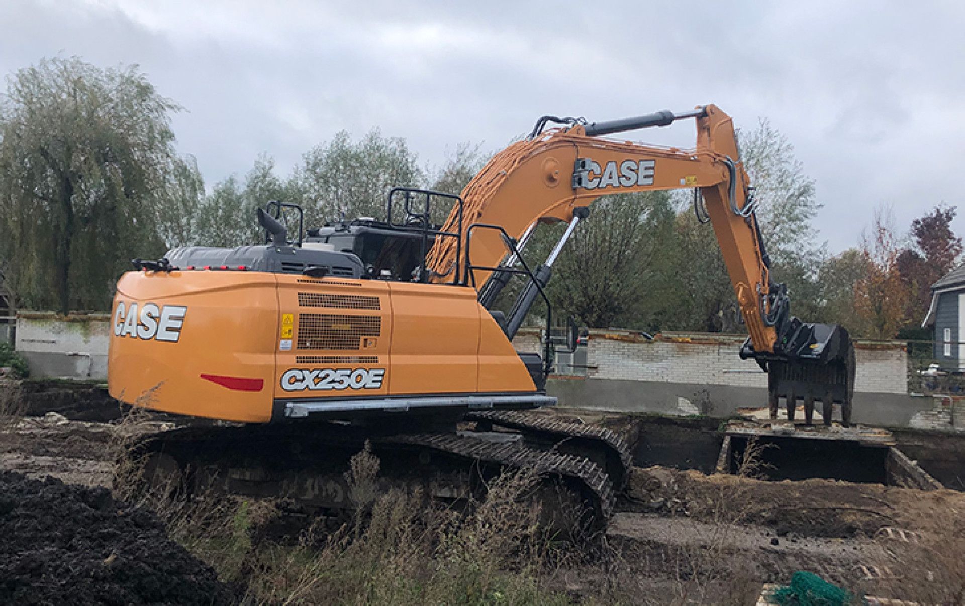 Eerste E-serie rupskraan voor H. Kuijpers BV Sint Oedenrode - 2