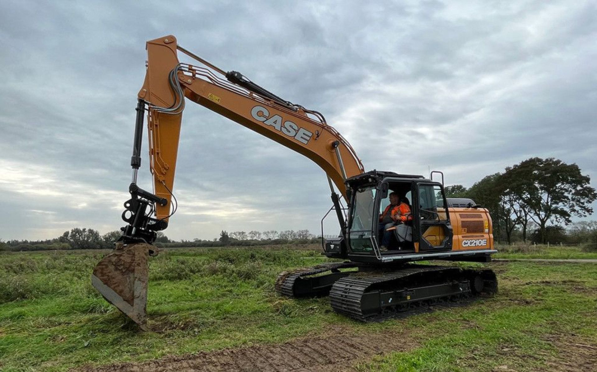 Case CX210E voor Luyten Archeologisch Grondwerk
