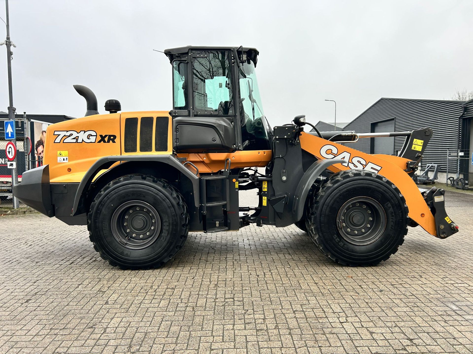 Case 721G-XR - 5