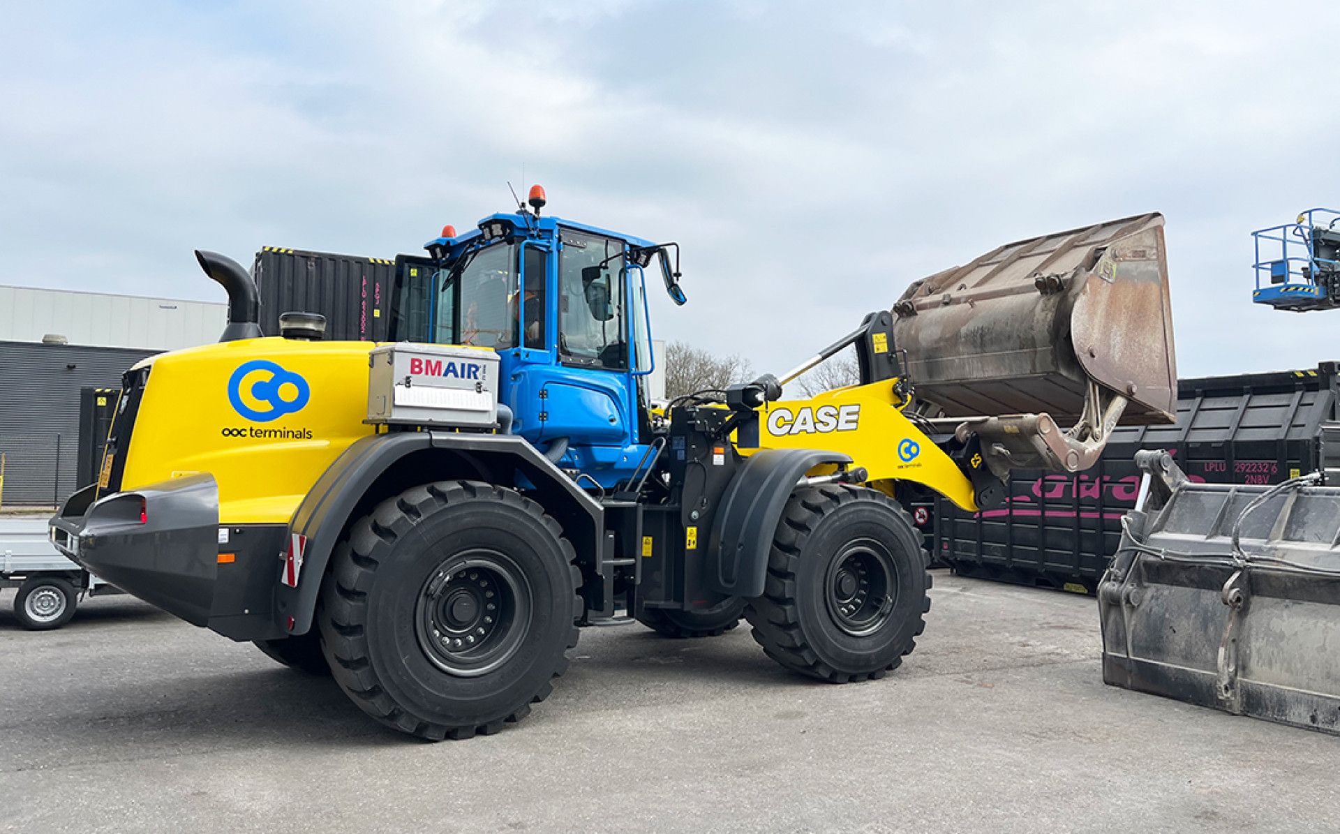 Case 821G-XR voor OOC Terminals uit Oss