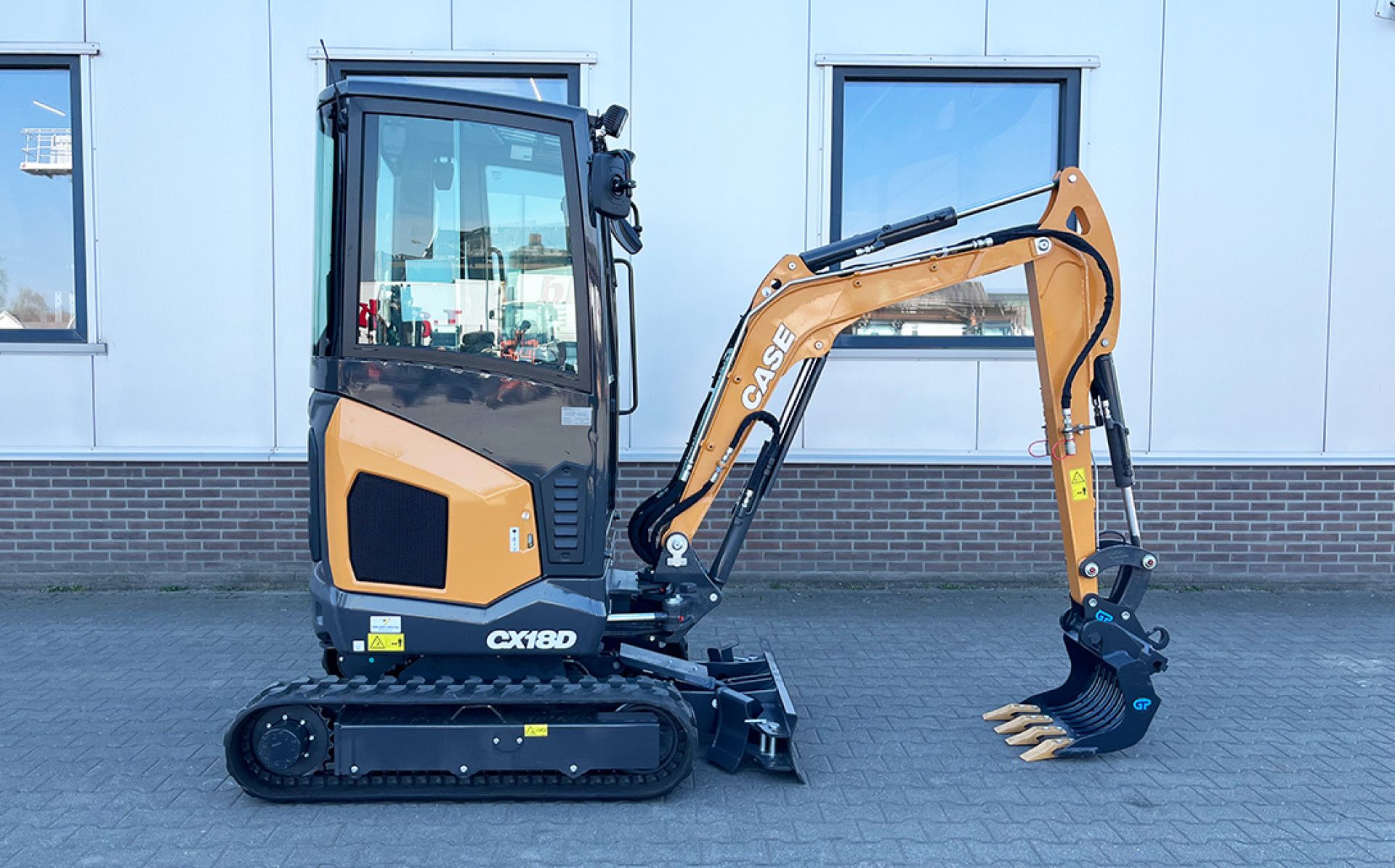 Case CX18D minigraver voor Kumatec