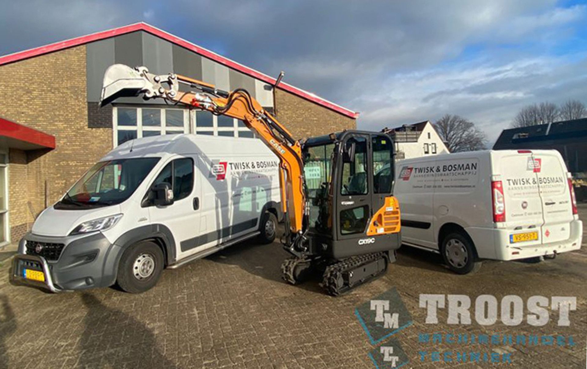 Case CX19C voor Twisk en Bosman