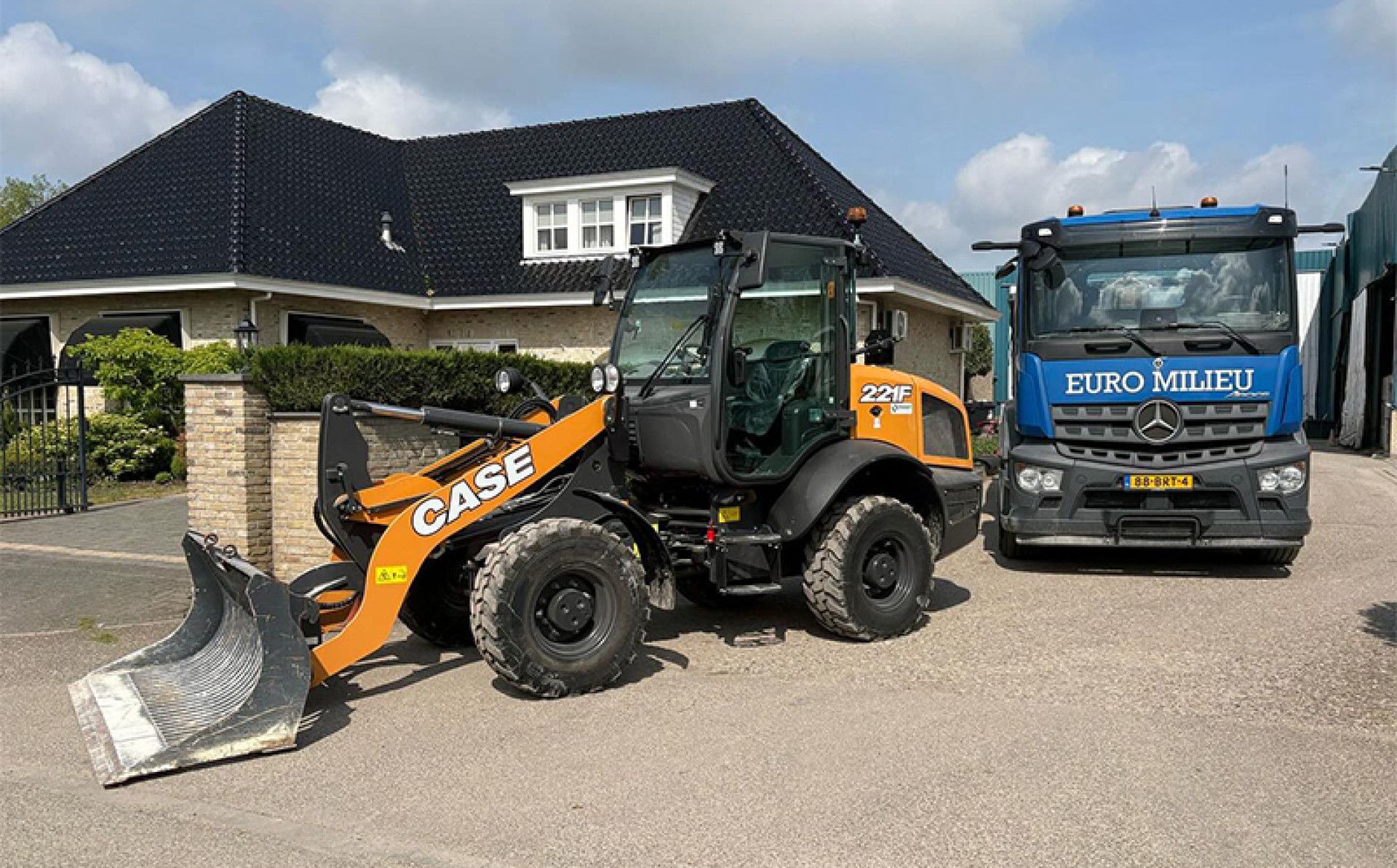Case 221F compacte wiellader voor Euromileu