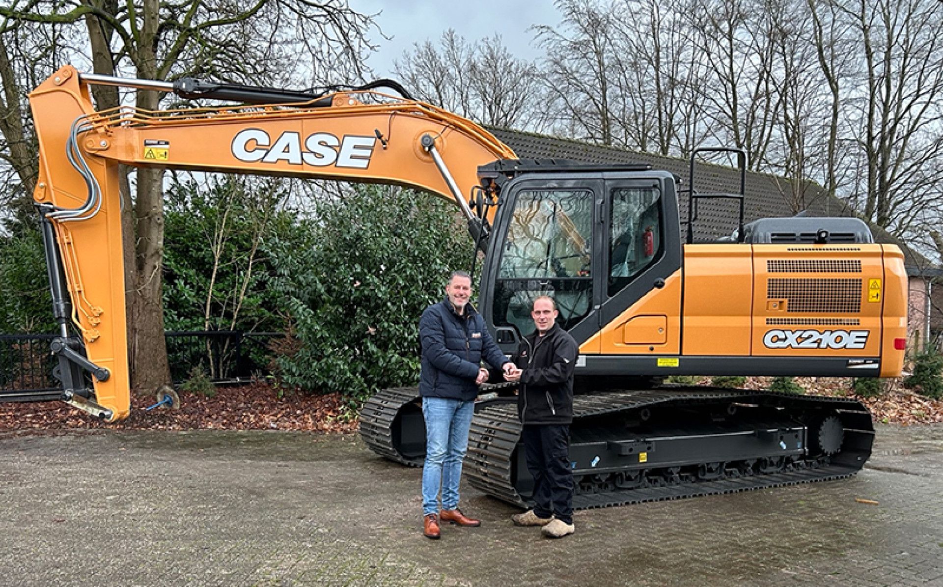 Case CX210E voor A. Duits uit Lunteren