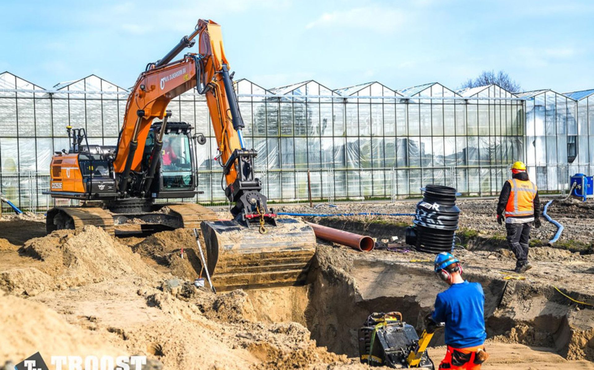 Case CX250E voor W.N. Dijkshoorn BV