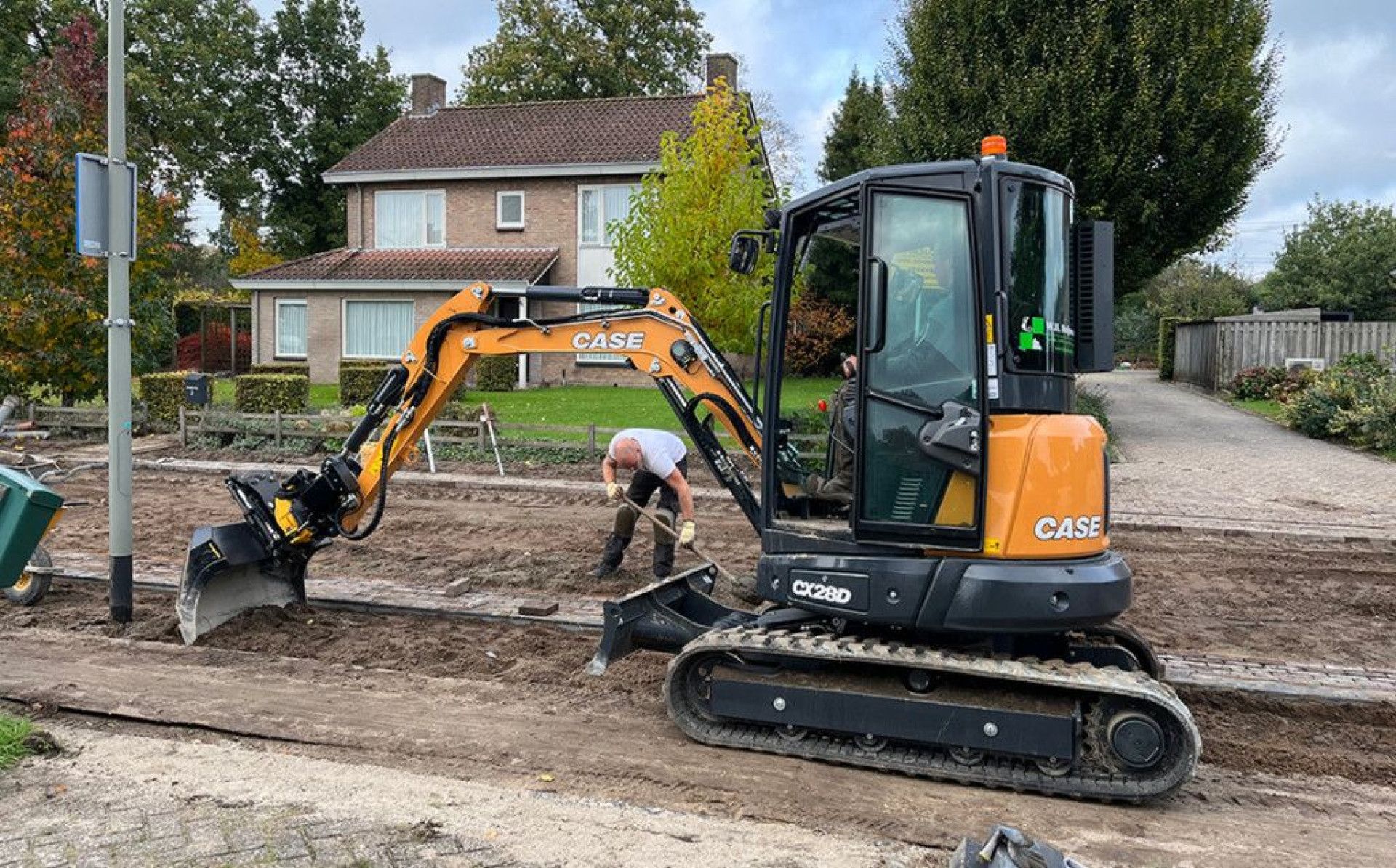 Twee Case minigravers voor W.H. Heijmans