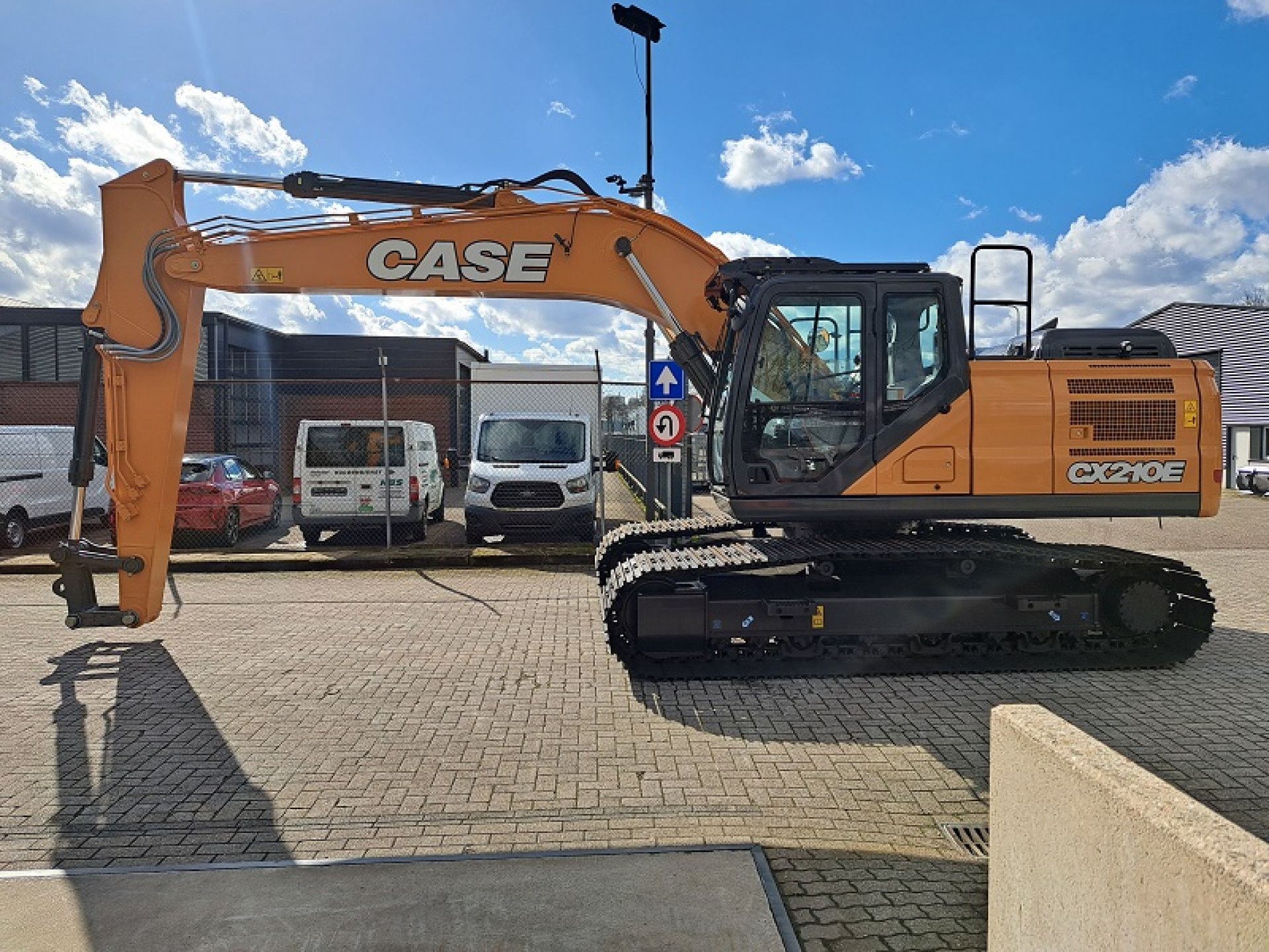 Case CX210E