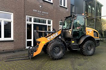 Case 221F compacte wiellader voor Van Doorn Varkensbedrijven