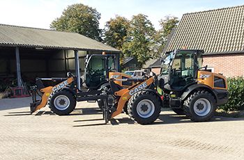 Twee Case 221F compacte wielladers voor Boomkwekerij Arno van Nunen BV