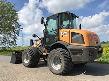 Nieuwe Case 321F voor Loonbedrijf Ton van Petten