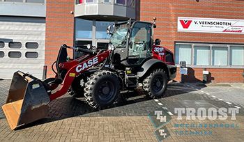 Case 321F compacte shovel voor Van Veenschoten