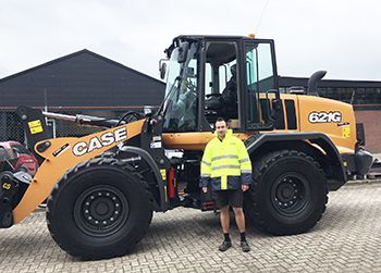 Case 621G shovel voor Loon- en Grondverzetbedrijf Stege