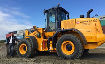 Twee nieuwe Case shovels voor Bartels uit Moerstraten