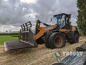 Case 721G aan het inkuilen voor Van der Maas