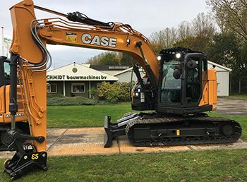 Schmidt Bouwmachines Almelo levert eerste Case CX145D in Nederland aan Loonbedrijf Kuipers