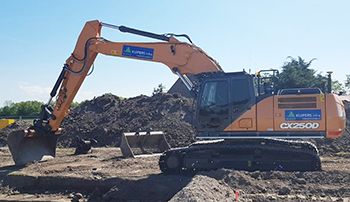 Nieuwe Case CX250D voor Kuipers Infra B.V. uit Strijen