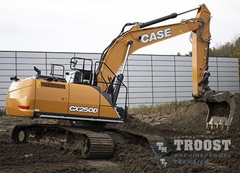 Case CX250D voor Van der Vlist, thuis in de modder