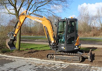 Case CX37C voor Loon- en Grondwerkbedrijf Edward Brouwers
