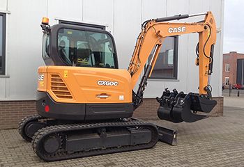 Case CX60C voor H. Wagenaars Grond- en Bouwstoffen