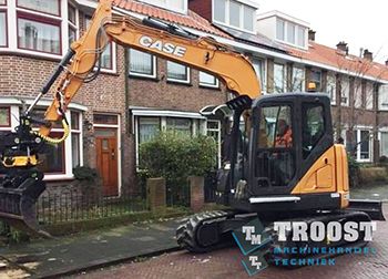 Case CX85D midigraver voor A.P. Klootwijk uit Strijen