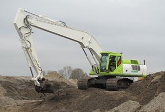 Vissers-Ploegmakers zet Case CX350C met verlengde giek in langs Zuid-Willemsvaart