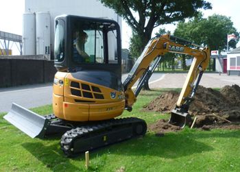 Case CX35B ZTS minigraver voor Kroezen Infra