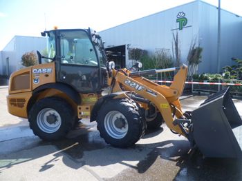 Case 221F Compact Loader voor Jan Boomkamp Boomkwekerijen BV