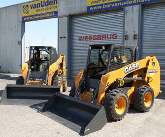 2x CASE SR250 voor BSR Van Uden Stevedoring
