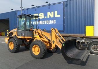 Renes kiest voor Case 321E