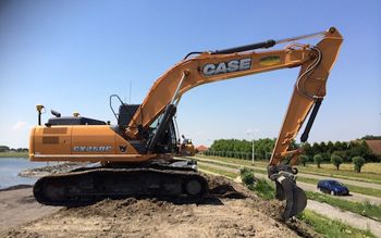 Case CX250C hydraulische graafmachine voor loonbedrijf Van der Maas