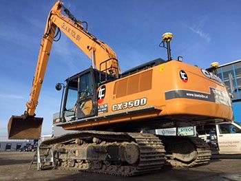 Case CX350D aangepast naar 15m Semi Long Reach
