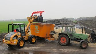CASE 321E voor Verkuijlen VOF