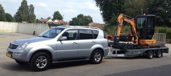 Jos Swinkels stapt in Case CX26 minigraver